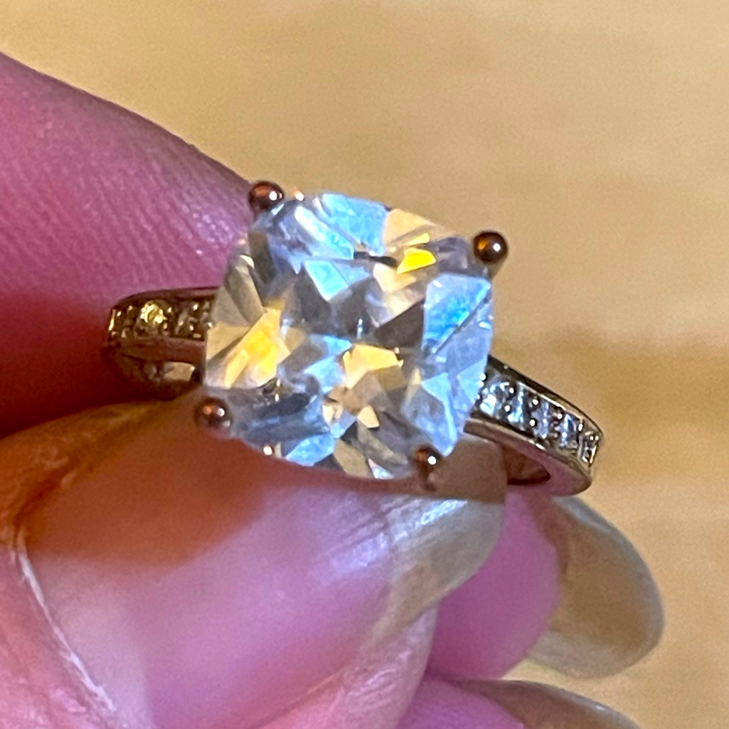 3 Kt Gold Ring